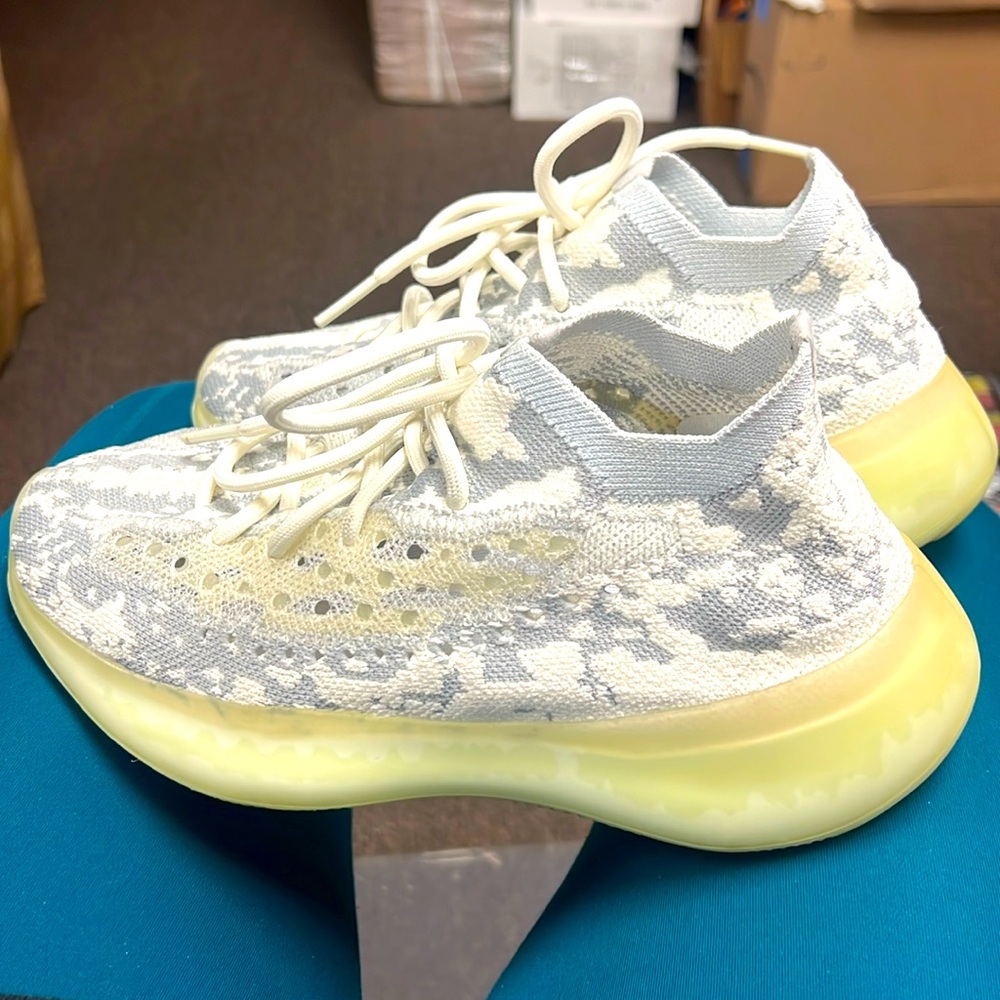 Adidas Yeezy Boost 350 v3 Alien mens size 7